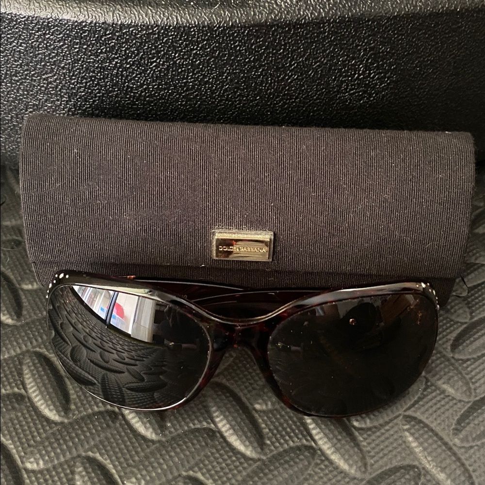 Dolce & Gabbana 100% Authentic Vintage 1669 Black And Brown Print Sunglasses